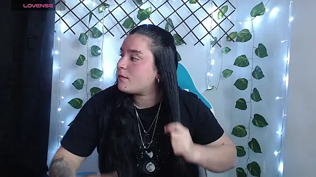 Snapshot of Nika_1_ chatting on 06.13.26 Nika 1 online show from 06.13.26