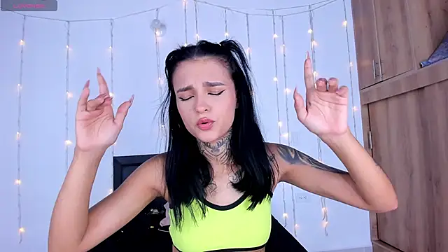 medussa13  online show from 02.26.25