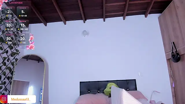 medussa13  online show from 03.05.26