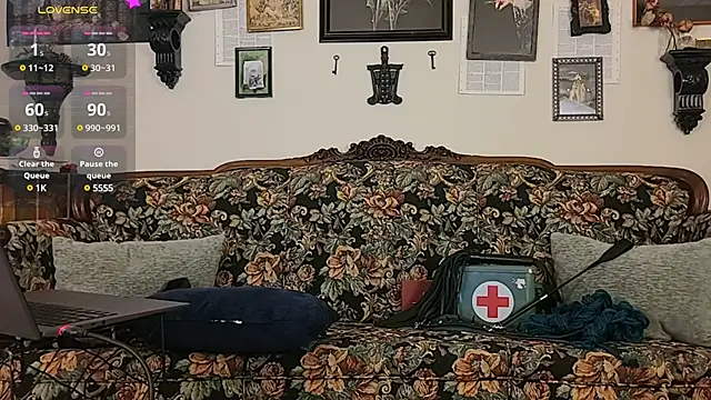 Snapshot of vesperjadex chatting on 12.30.24 vesperjadex online show from 12.30.24