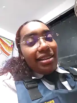 Cinnamon-Skin online show from 12.05.24