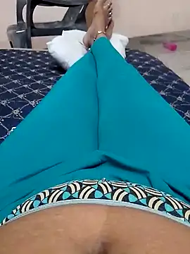 Snapshot of sneha_telugu_girl chatting on 01.02.25 sneha telugu girl online show from 01.02.25