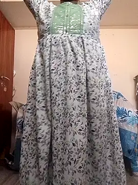 Snapshot of sneha_telugu_girl chatting on 02.01.25 sneha telugu girl online show from 02.01.25