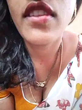 Snapshot of sneha_telugu_girl chatting on 11.06.25 sneha telugu girl online show from 11.06.25