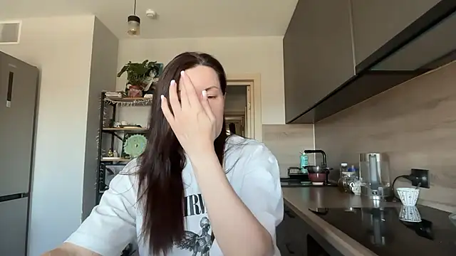 Snapshot of jainesummer chatting on 04.20.26 jainesummer online show from 04.20.26