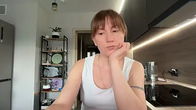 Snapshot of jainesummer chatting on 05.15.26 jainesummer online show from 05.15.26