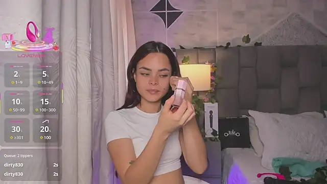 HannaRhodes online show from 03.08.25