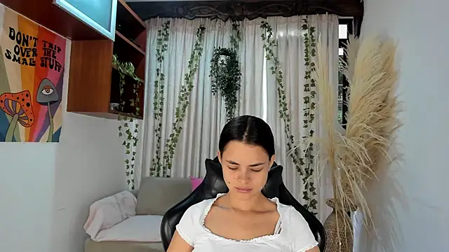 Snapshot of HannaRhodes chatting on 03.31.26 HannaRhodes online show from 03.31.26