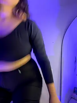 MadelineBenet online show from 11.13.25