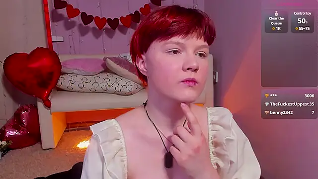 Snapshot of DreamyLuna chatting on 02.08.25 DreamyLuna online show from 02.08.25