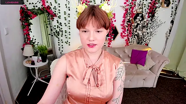 DreamyLuna online show from 11.20.25