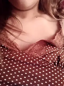 Snapshot of Hotoufia38 chatting on 01.26.25 Hotoufia38 online show from 01.26.25