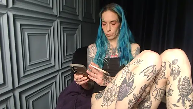 Snapshot of RavenryderUK chatting on 05.12.26 RavenryderUK online show from 05.12.26