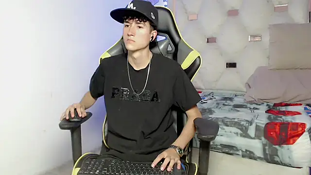 johnny cagee online show from 09.12.25