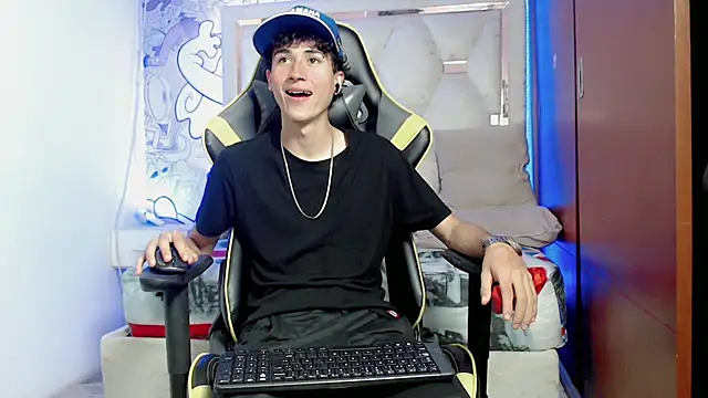 johnny cagee online show from 10.11.25