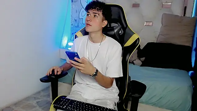 johnny cagee online show from 12.14.25