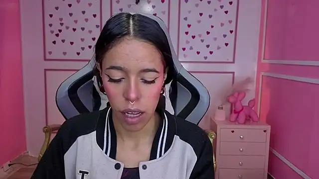 stephania t online show from 11.12.25