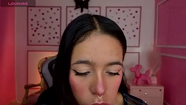 stephania t online show from 11.27.25