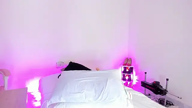 Pammela Smith online show from 02.21.25