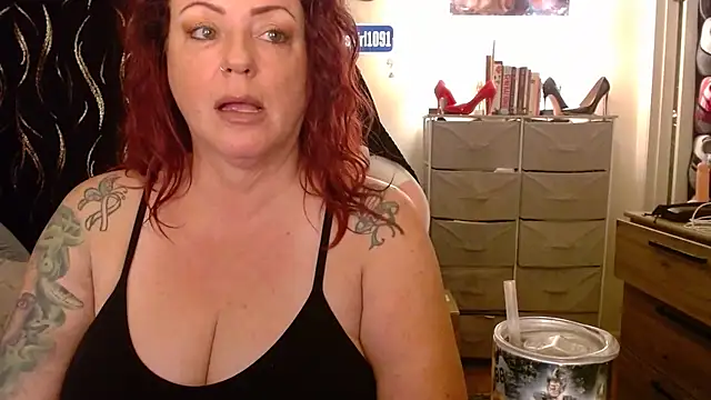 Nikkimastersgirl1091 online show from 10.28.25