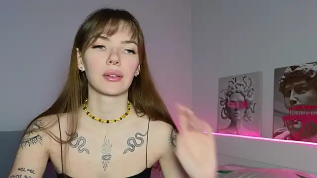 Snapshot of Vetalife chatting on 03.17.25 Vetalife online show from 03.17.25