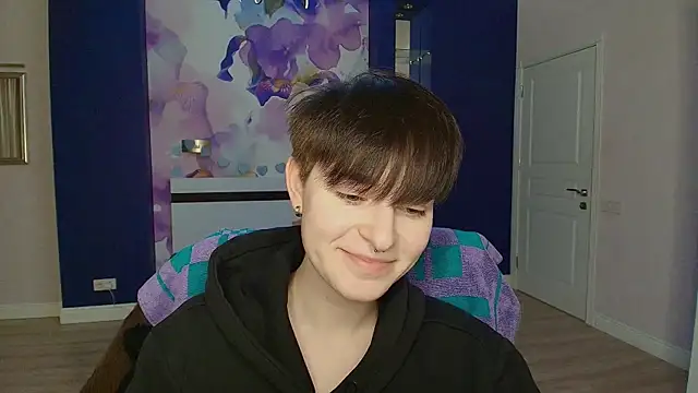 EmiliaYours online show from 01.13.25