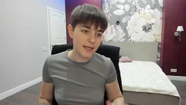 EmiliaYours online show from 12.18.25