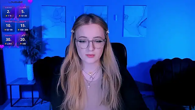 luna berryy online show from 03.14.26