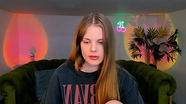 holy kitty online show from 09.08.25