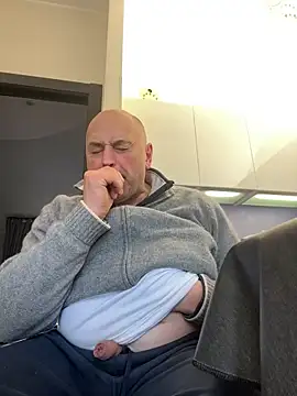 Snapshot of pantomax chatting on 02.10.25 pantomax online show from 02.10.25