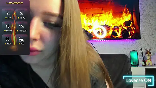 Snapshot of KentsMomAliss chatting on 12.05.24 KentsMomAliss online show from 12.05.24