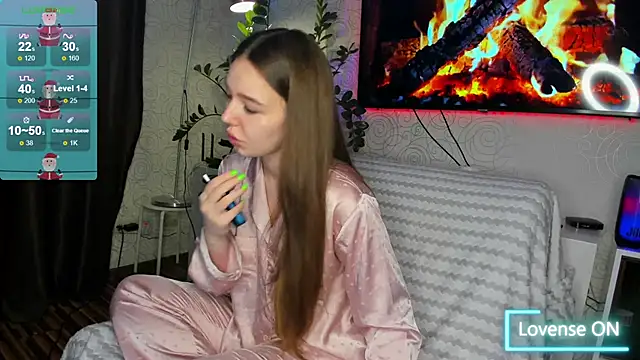 Snapshot of KentsMomAliss chatting on 01.08.25 KentsMomAliss online show from 01.08.25