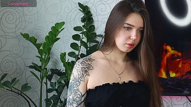 Snapshot of KentsMomAliss chatting on 03.13.25 KentsMomAliss online show from 03.13.25