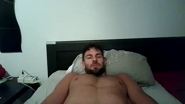 Snapshot of alpha-hunk chatting on 09.16.25 alpha-hunk online show from 09.16.25