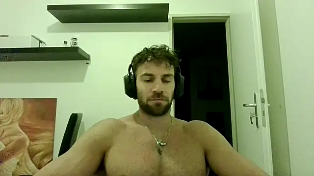 Snapshot of alpha-hunk chatting on 09.19.25 alpha-hunk online show from 09.19.25