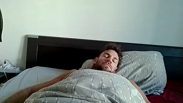 Snapshot of alpha-hunk chatting on 09.20.25 alpha-hunk online show from 09.20.25