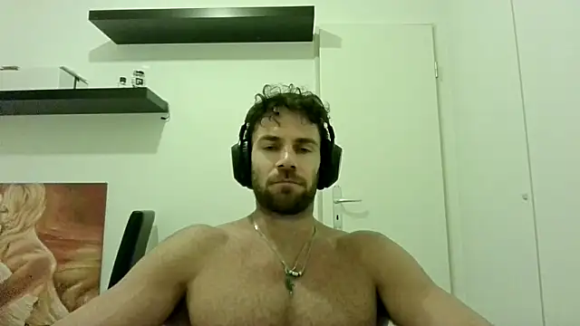 Snapshot of alpha-hunk chatting on 09.20.25 alpha-hunk online show from 09.20.25