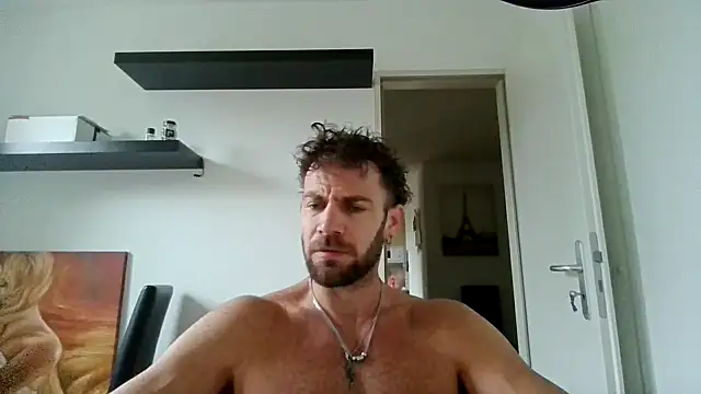 Snapshot of alpha-hunk chatting on 09.23.25 alpha-hunk online show from 09.23.25