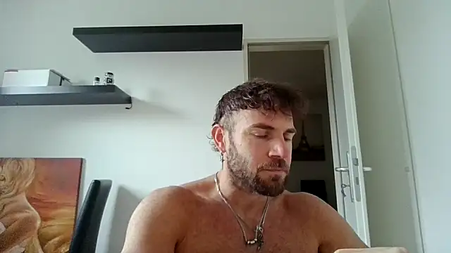 Snapshot of alpha-hunk chatting on 09.24.25 alpha-hunk online show from 09.24.25