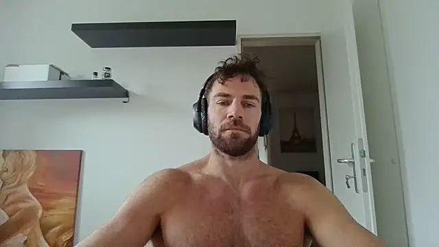 Snapshot of alpha-hunk chatting on 09.28.25 alpha-hunk online show from 09.28.25