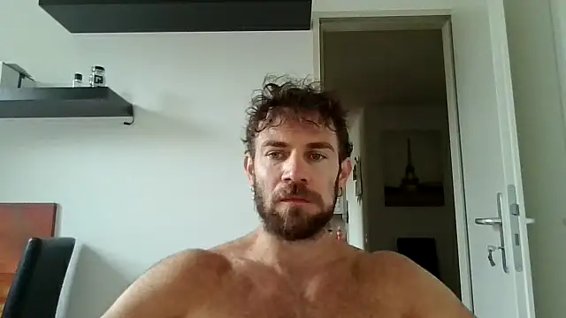 Snapshot of alpha-hunk chatting on 10.06.25 alpha-hunk online show from 10.06.25