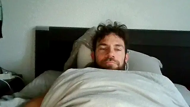 Snapshot of alpha-hunk chatting on 10.15.25 alpha-hunk online show from 10.15.25