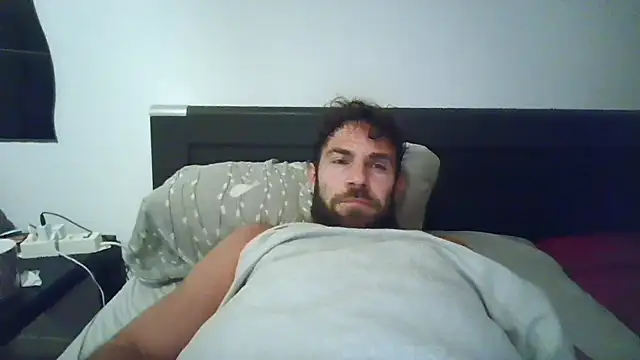 Snapshot of alpha-hunk chatting on 10.16.25 alpha-hunk online show from 10.16.25