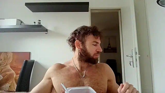 Snapshot of alpha-hunk chatting on 10.20.25 alpha-hunk online show from 10.20.25