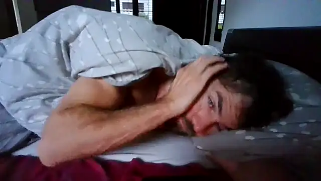 Snapshot of alpha-hunk chatting on 10.21.25 alpha-hunk online show from 10.21.25