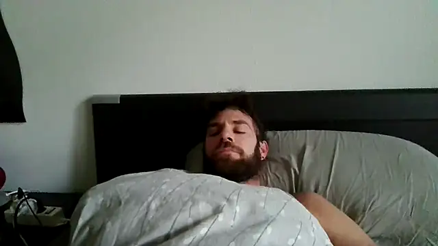 Snapshot of alpha-hunk chatting on 10.25.25 alpha-hunk online show from 10.25.25