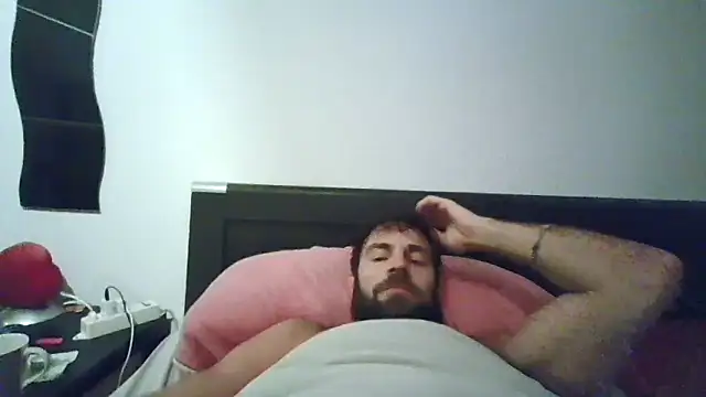 Snapshot of alpha-hunk chatting on 10.26.25 alpha-hunk online show from 10.26.25