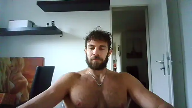 Snapshot of alpha-hunk chatting on 10.27.25 alpha-hunk online show from 10.27.25