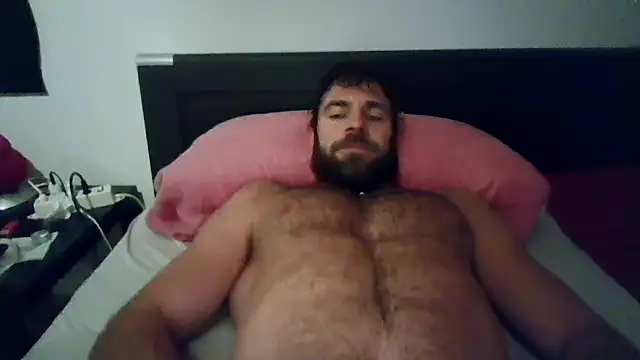 Snapshot of alpha-hunk chatting on 10.29.25 alpha-hunk online show from 10.29.25