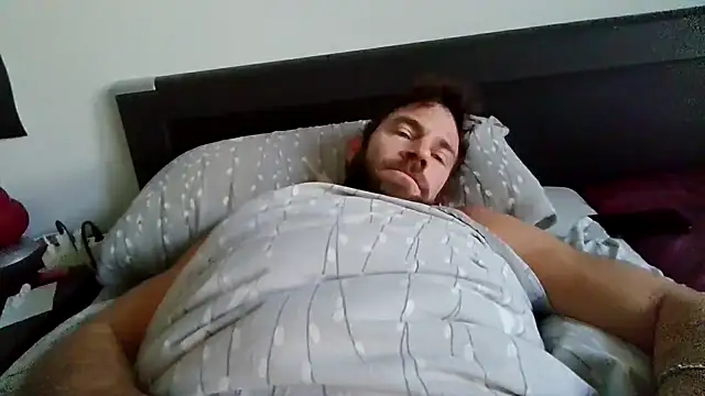 Snapshot of alpha-hunk chatting on 11.04.25 alpha-hunk online show from 11.04.25